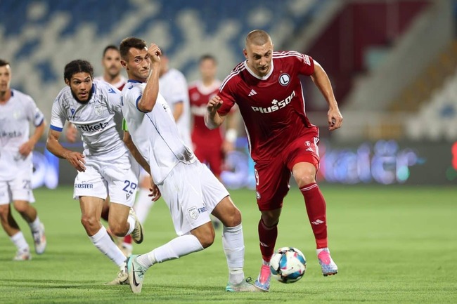 Màn so tài gay cấn giữa De Rita Goni Lane vs Steaua Bucuresti